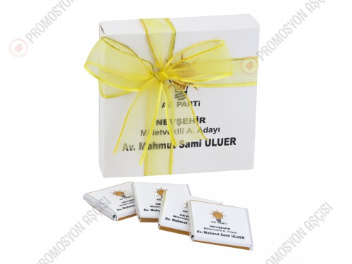 Kare Kutuda 4 Adet Logolu Çikolata